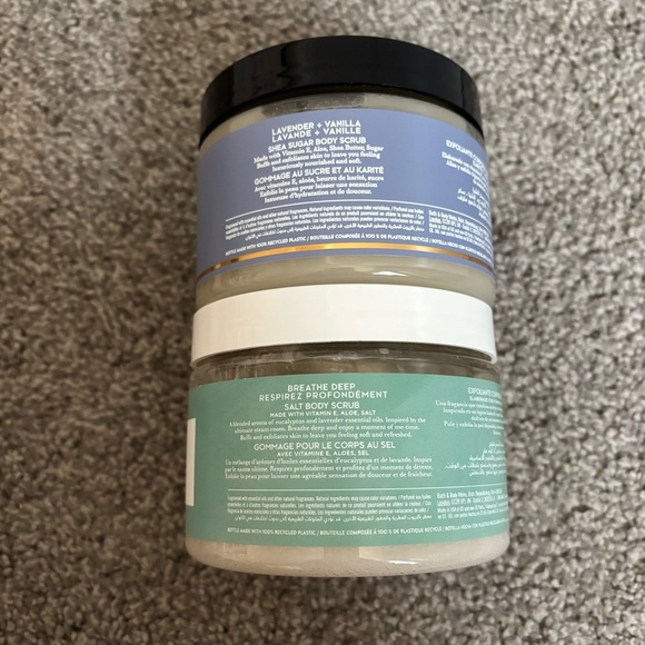 Bath and Body Works Body Scrub and Body Wash Bundle + Mini Candle - Picture 9 of 9